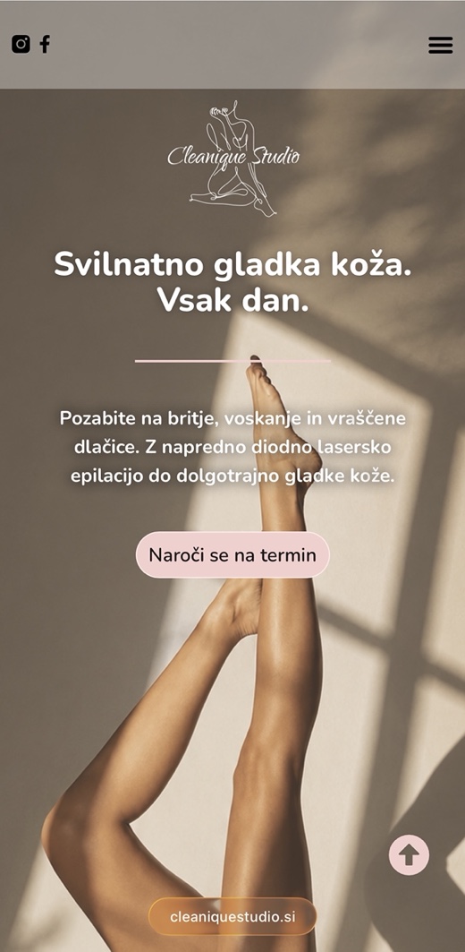 Mobilna različica spletne strani Cleanique Studio z naslovom »Svilnato gladka koža. Vsak dan.«